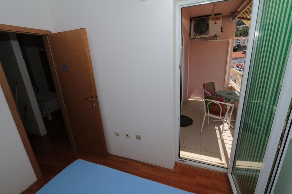Central Beach Apartment Макарска Номер фото
